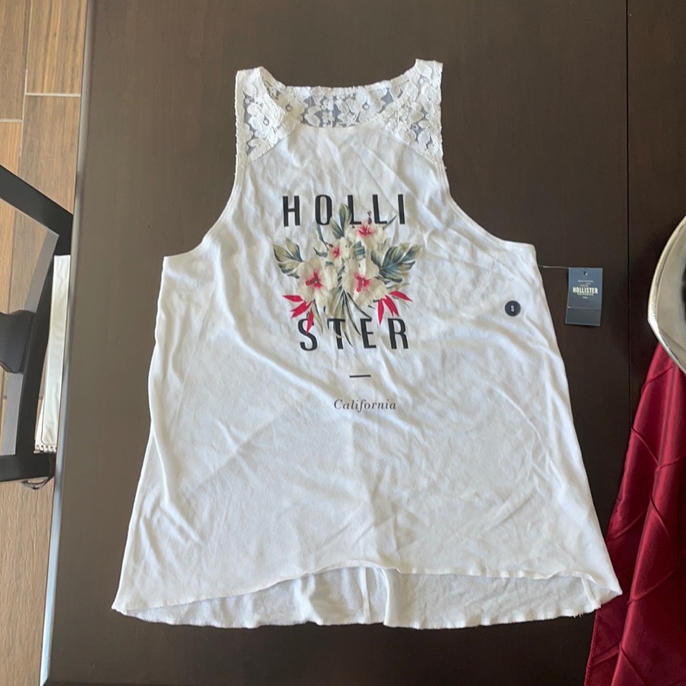 Women’s Hollister California Flower Tank